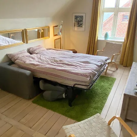 Goodnight Apartment *